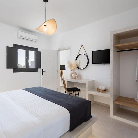 Almira Luxury Suites Perivolos  Eksteriør bilde
