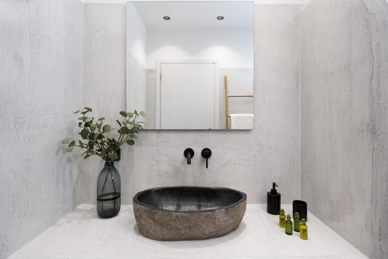 Almira Luxury Suites Perivolos  Eksteriør bilde