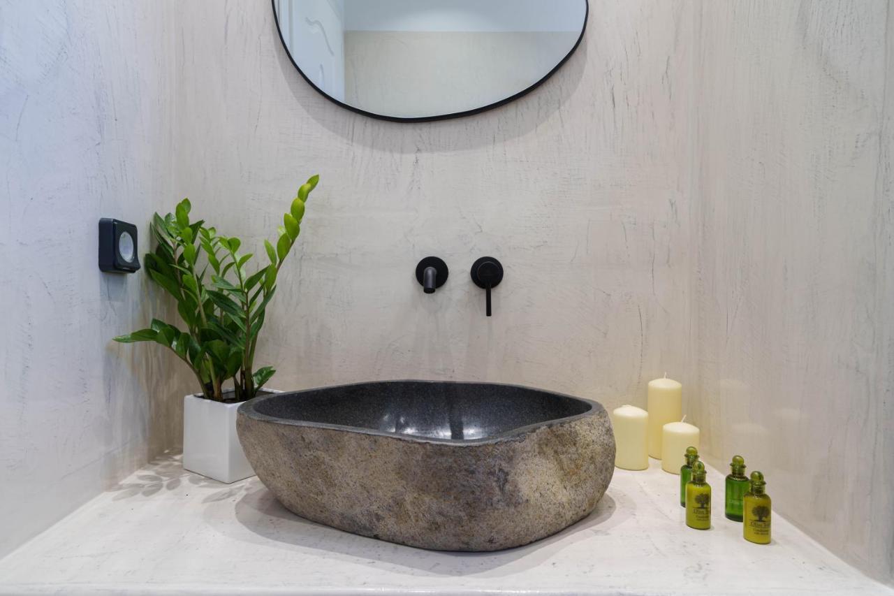 Almira Luxury Suites Perivolos  Eksteriør bilde