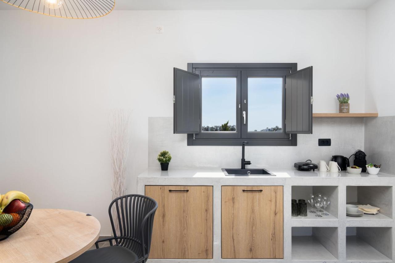 Almira Luxury Suites Perivolos  Eksteriør bilde