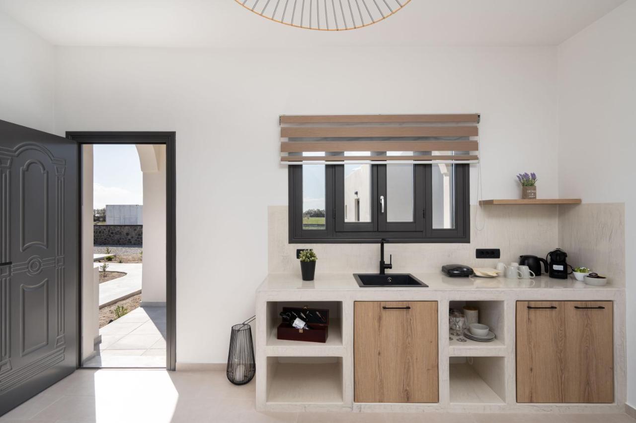 Almira Luxury Suites Perivolos  Eksteriør bilde